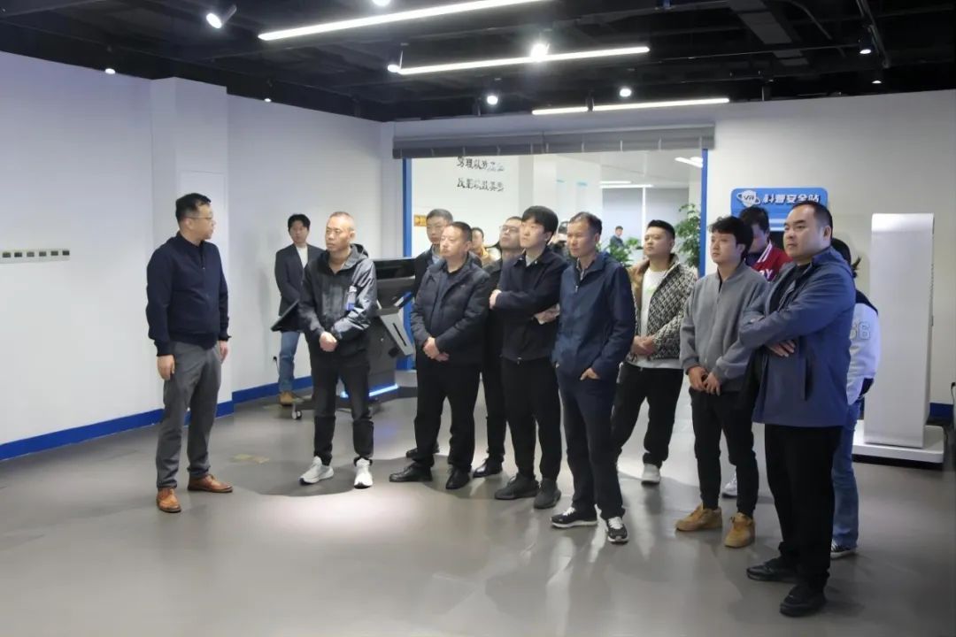 简讯 | 四川省燃气集团有限公司安全环保部部长赵恒博一行莅临智网公司参观交流